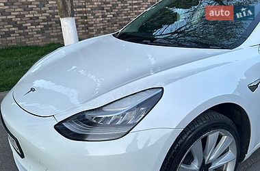 Седан Tesla Model 3 2020 в Киеве