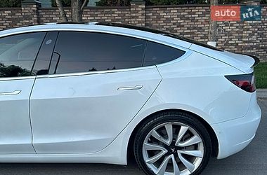 Седан Tesla Model 3 2020 в Киеве