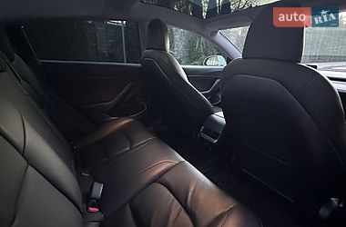 Седан Tesla Model 3 2020 в Киеве