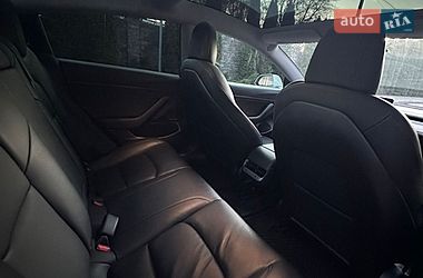 Седан Tesla Model 3 2020 в Киеве