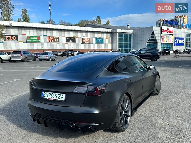 Седан Tesla Model 3 2019 в Одесі