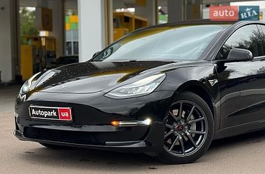 Седан Tesla Model 3 2019 в Киеве
