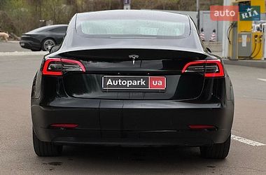Седан Tesla Model 3 2019 в Киеве
