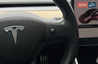 Седан Tesla Model 3 2019 в Киеве