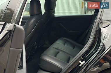 Седан Tesla Model 3 2019 в Киеве