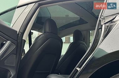 Седан Tesla Model 3 2019 в Киеве