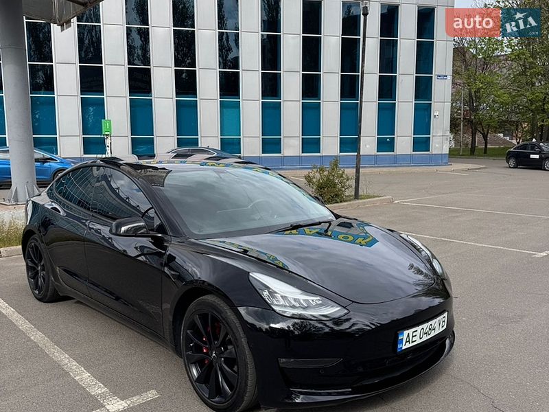 Седан Tesla Model 3 2018 в Кривому Розі