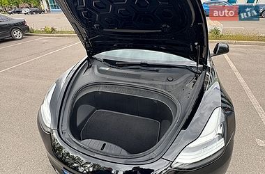 Седан Tesla Model 3 2018 в Кривому Розі