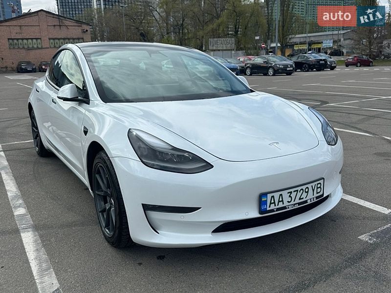 Tesla Model 3 2021