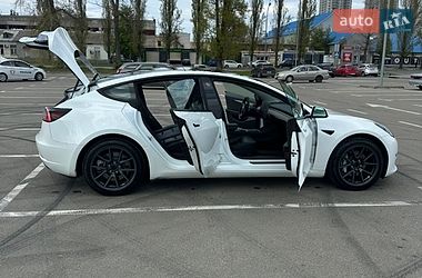 Седан Tesla Model 3 2021 в Києві