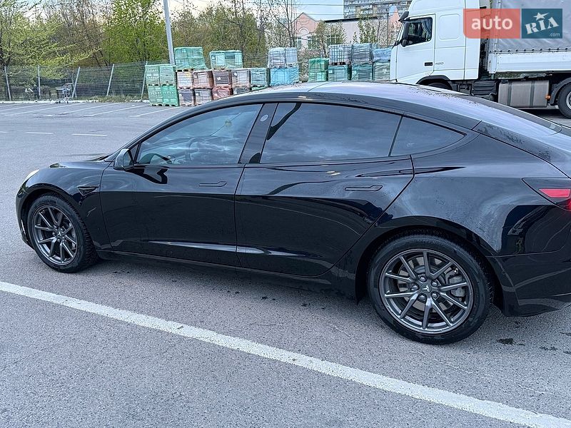 Седан Tesla Model 3 2018 в Дніпрі