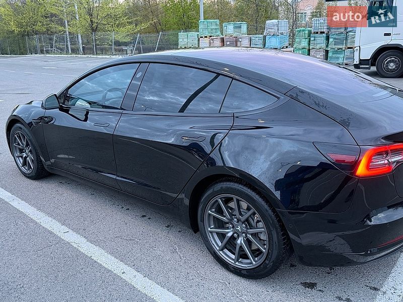 Седан Tesla Model 3 2018 в Дніпрі