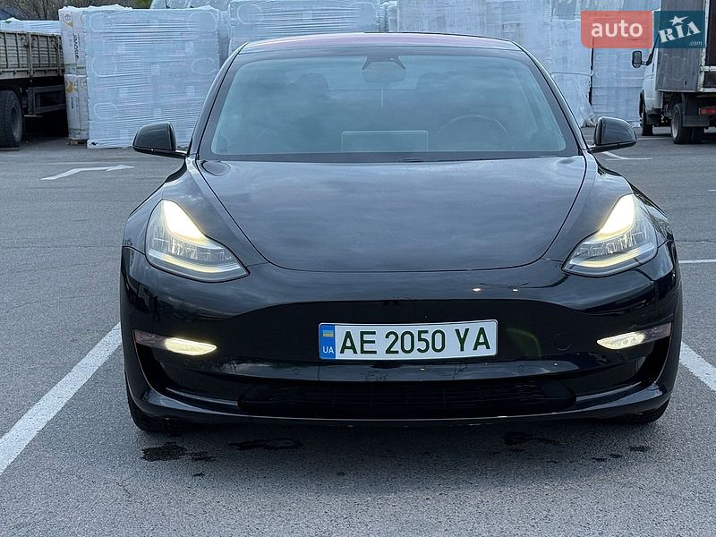 Седан Tesla Model 3 2018 в Дніпрі