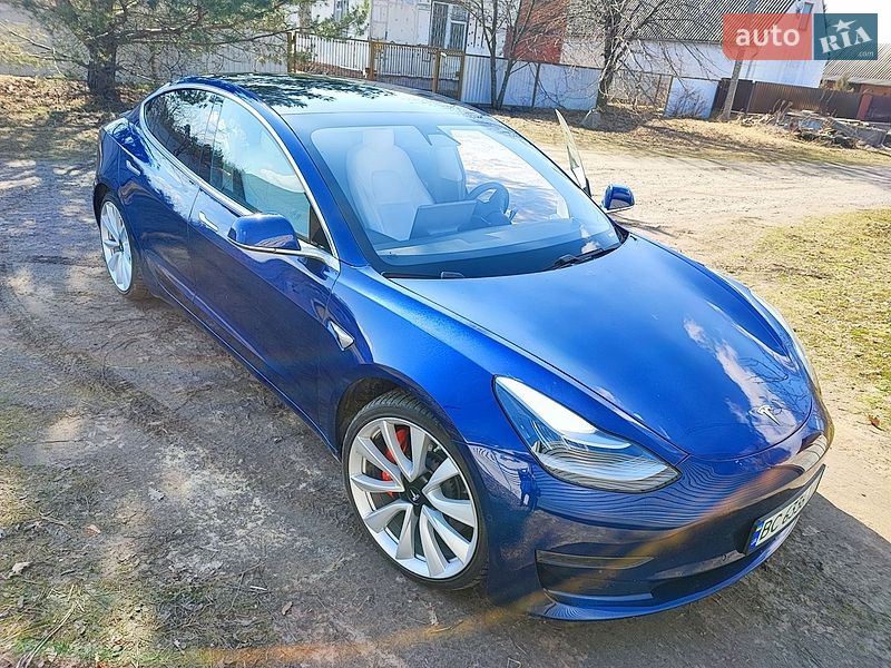 Седан Tesla Model 3 2018 в Полтаві