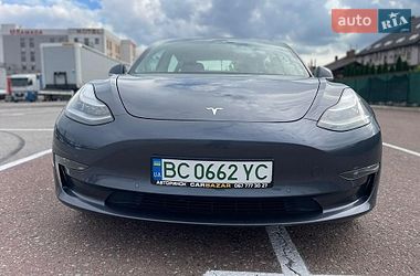 Седан Tesla Model 3 2019 в Львове
