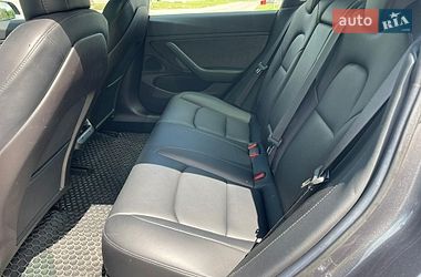 Седан Tesla Model 3 2019 в Львове