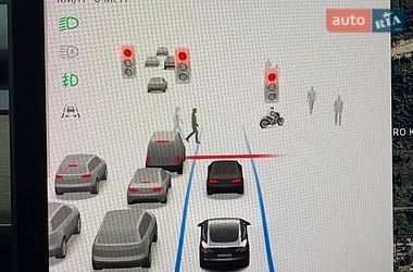 Седан Tesla Model 3 2018 в Львове