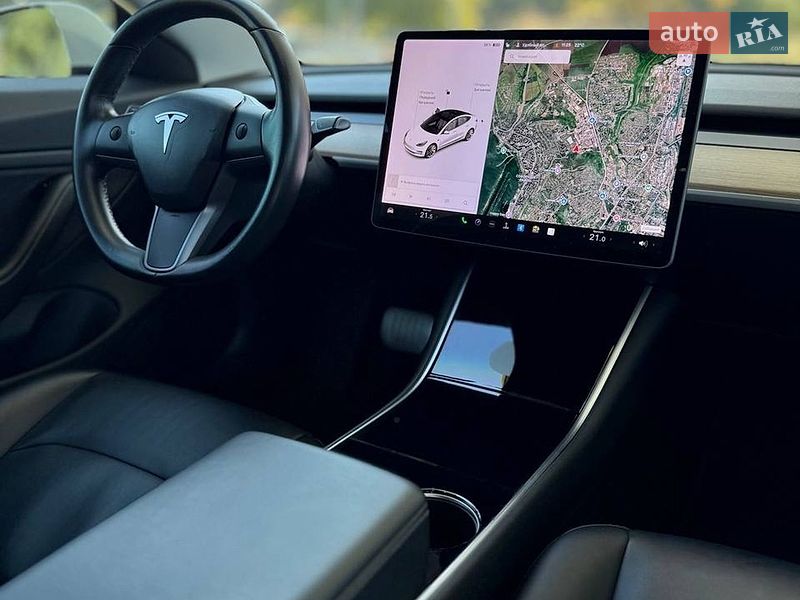 Седан Tesla Model 3 2019 в Дніпрі