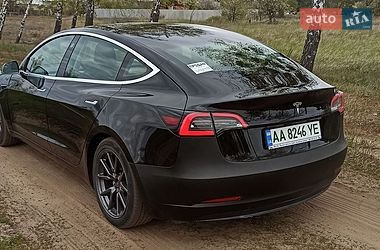 Седан Tesla Model 3 2019 в Киеве