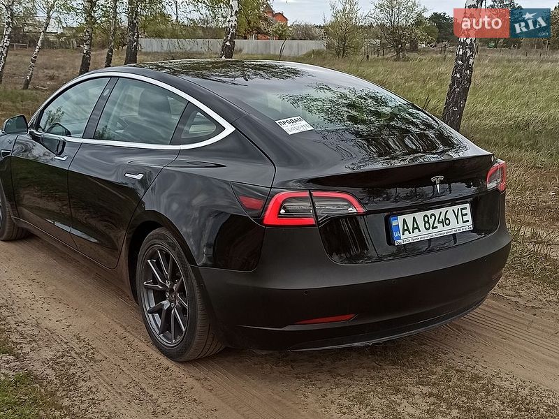 Седан Tesla Model 3 2019 в Киеве