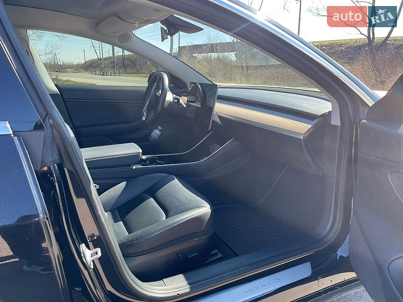 Седан Tesla Model 3 2018 в Самборе