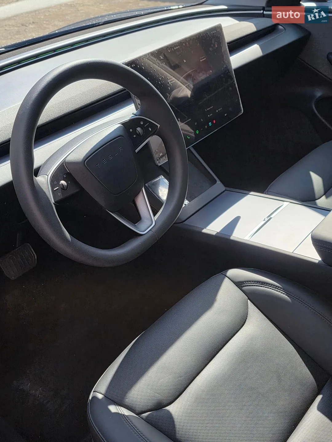 2025 Tesla Model 3 - мініатюра 8