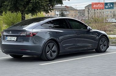 Седан Tesla Model 3 2022 в Самборе