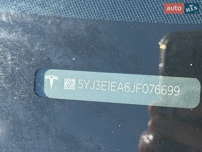 Седан Tesla Model 3 2018 в Кропивницком