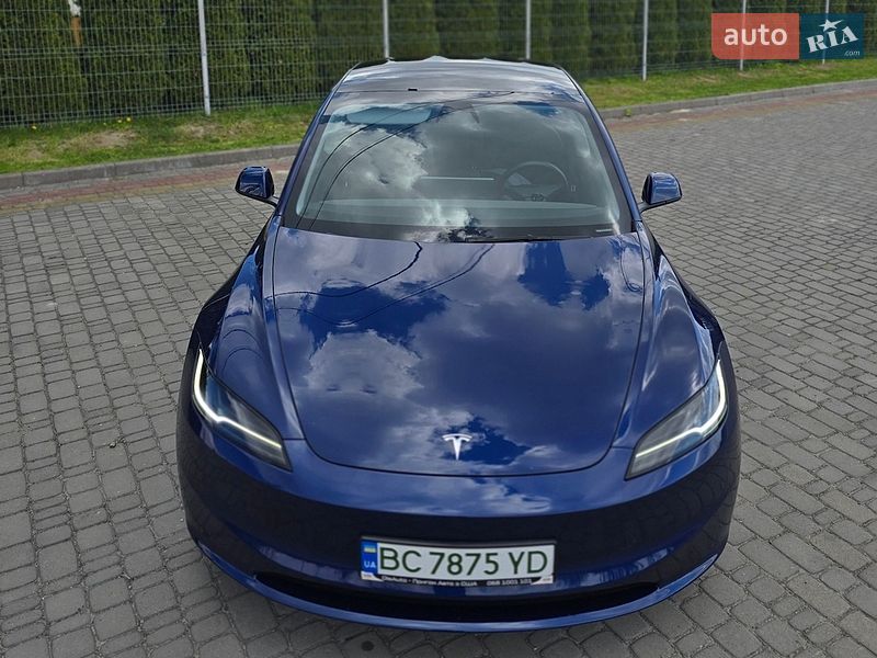 Седан Tesla Model 3 2024 в Николаеве