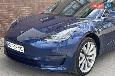 Седан Tesla Model 3 2019 в Львове