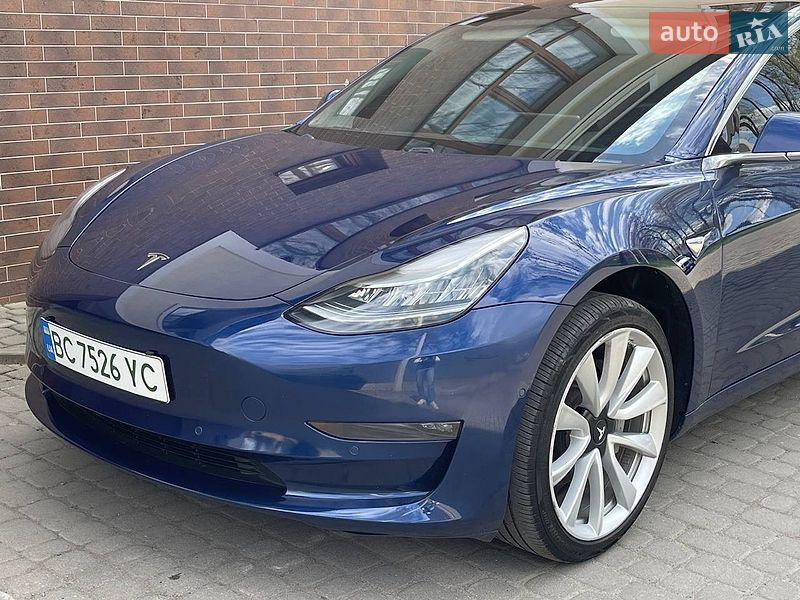 Tesla Model 3 2019