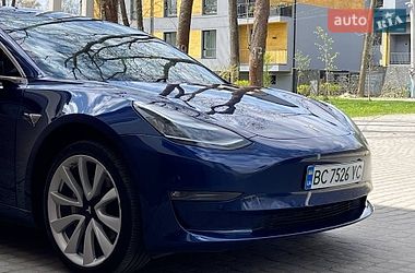 Седан Tesla Model 3 2019 в Львове