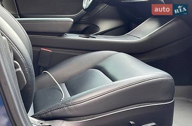 Седан Tesla Model 3 2019 в Львове