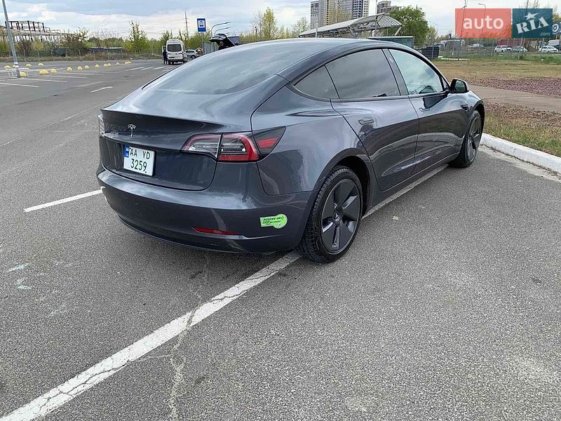 Седан Tesla Model 3 2022 в Києві