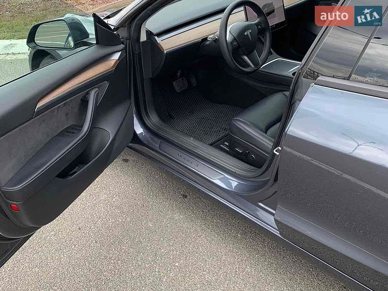 Седан Tesla Model 3 2022 в Києві