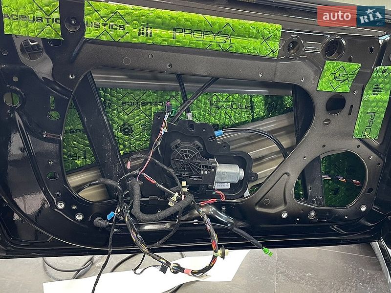 Седан Tesla Model 3 2019 в Киеве