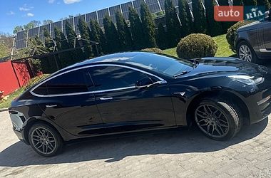 Седан Tesla Model 3 2019 в Львові