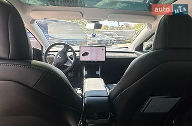 Седан Tesla Model 3 2019 в Львові