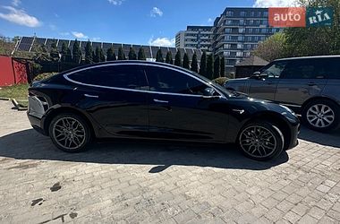 Седан Tesla Model 3 2019 в Львові