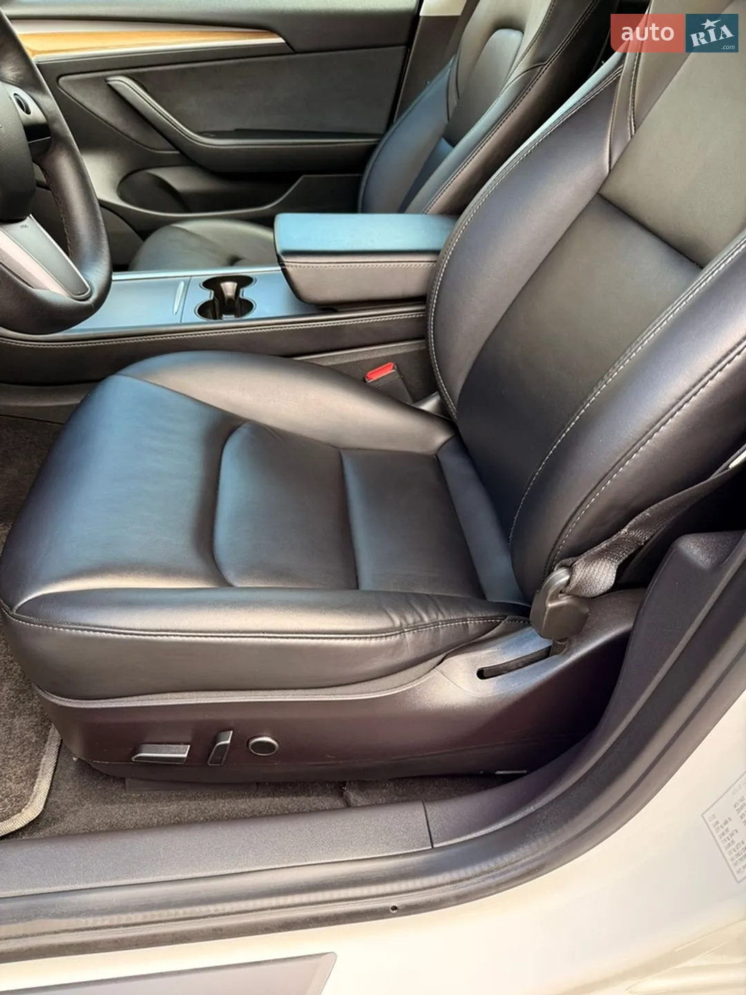 2022 Tesla Model 3 - мініатюра 14