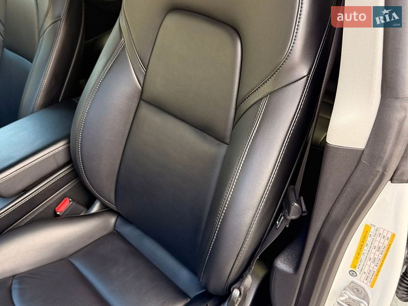 Седан Tesla Model 3 2022 в Киеве
