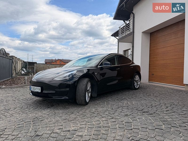 Седан Tesla Model 3 2019 в Тернополе