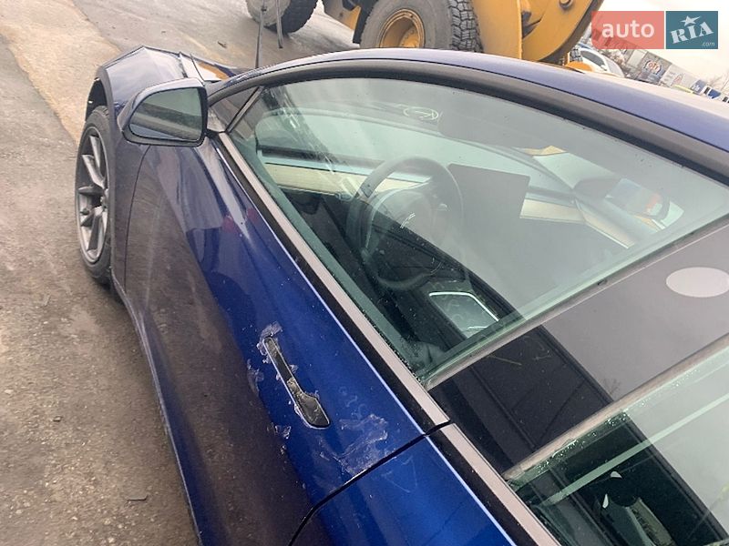 Седан Tesla Model 3 2023 в Киеве