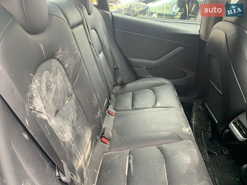 Седан Tesla Model 3 2023 в Киеве
