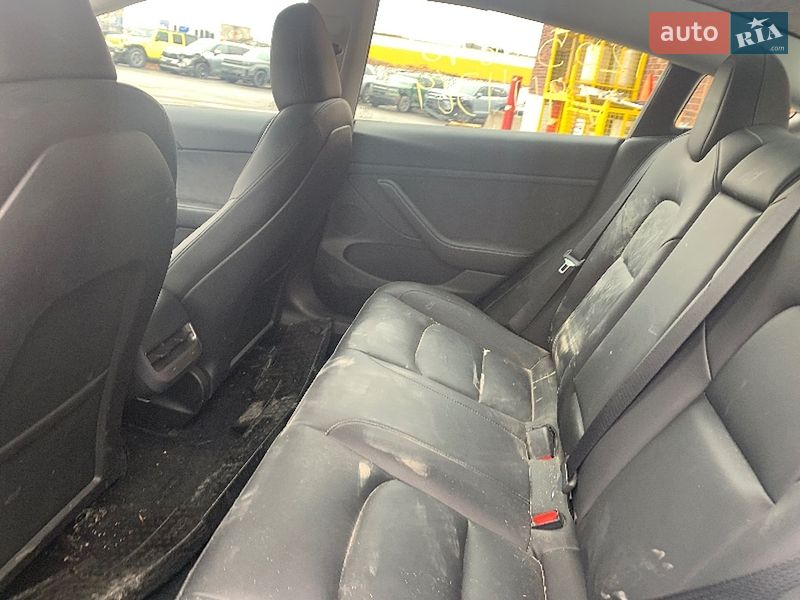 Седан Tesla Model 3 2023 в Киеве