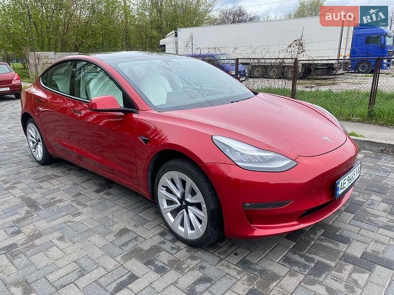 Седан Tesla Model 3 2020 в Дніпрі