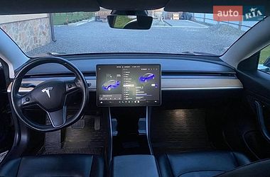 Седан Tesla Model 3 2018 в Рокитном