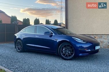 Седан Tesla Model 3 2018 в Рокитном