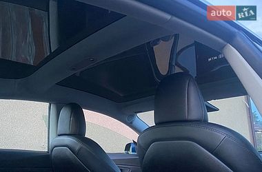 Седан Tesla Model 3 2018 в Рокитном