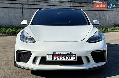 Седан Tesla Model 3 2019 в Киеве
